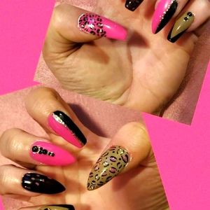 Custom made press ons & matching earrings